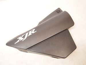 XJR400R純正サイドカバー右 割れ現状で補修用に。RH02J