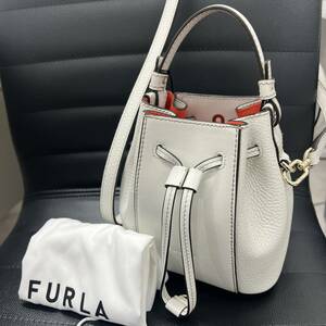 M: 新品　未使用　Furla フルラ ショルダーバック　MIASTELLA　ミアステラ　レディース　ミニ　バットバッグ　レザー　ロゴ