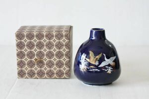 鶴2羽　陶器の小さな花器　ブルー　サイズ：約8×8×H11cm