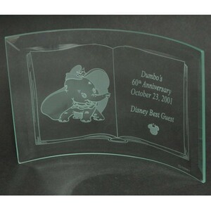 ディズニー　ダンボ　60周年記念ガラスプラーク　2001年10月23日Disney Best Guest
