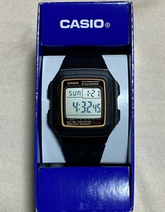 新品　未使用品　CASIO カシオ　腕時計　デジタルウォッチ　ブラック　黒　LEDライト付き　軽量　薄型　化粧箱入　取扱説明書付き