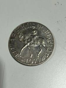 イギリス 1977 エリザベス2世在位25周年記念 大型 外国コイン 外国硬貨 アンティーク 古銭 コレクション 流通/現状品 送94 同梱可