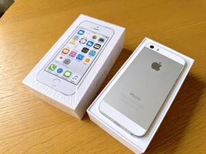 新品 Apple iPhone 5s 16GB シルバー ホワイト docomo ME333J/A