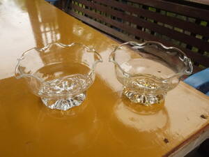 【4May13 C】未使用 クリスタル デザートグラス シャーベットグラス 花びら型 フリル 2客セット 昭和レトロ