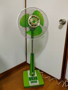 昭和レトロ 扇風機 当時物 動作品 SANYO サンヨー EF-A30EL 30cm お座敷扇 3枚羽根 グリーン 緑 レトロポップ 三洋電機 コンパクトファン 