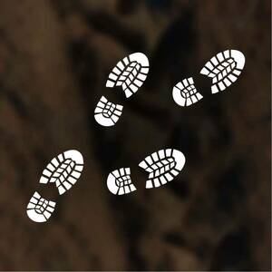 【カッティングステッカー 】靴跡ステッカー 左右2枚ずつ4枚セット ブーツ アウトドア 足跡 ワイルド キャンパー クライミング 登山