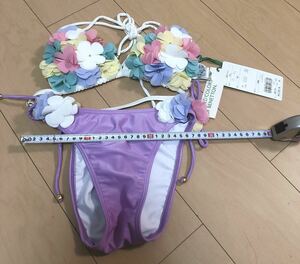 ベネトン ビキニ水着 水着ビキニ 花柄 白 紫 カラフル 夏 海 プール ナイトプール　レディース　上下セット セット 9M Mサイズ