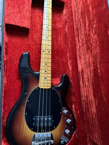 Musicman stingray 1977 プレアーニー