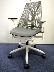 ハーマンミラー　Herman Miller　セイルチェア　可動肘　2015年製　グレー　デスクチェア　中古　直接引き取り歓迎　