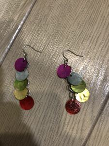 ♪アクセサリー　大量格安出品　ピアス　カラフル　貝っぽい素材　丸　未使用♪