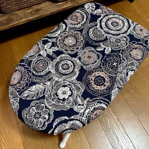 アイロン台カバー　上質感あるシックな花柄　ハンドメイド