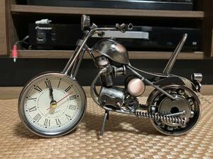新品未使用品　おしゃれな金属製バイク置時計　ブロンズ風　ハーレー