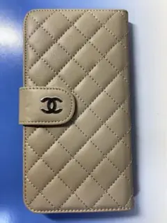 CHANEL シャネル　スマホケース　革製　ブランド　フランス　ヨーロッパ