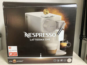 ネスプレッソ コーヒーメーカー F111-WH-W