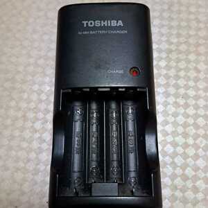 ジャンク　TOSHIBA 普通充電器 THC-34GR 単３電池　単４電池