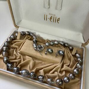 【美品】黒蝶真珠ネックレス イヤリング セット　アクセサリー ケース入　★2