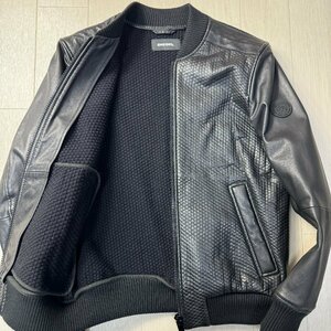 未使用並/M相当★ディーゼル/DIESEL 袖ブレイブマン ロゴプレート 羊革 ラムレザー ジャケット MA-1 バイカー 裏ニット ワッフル メンズ 黒