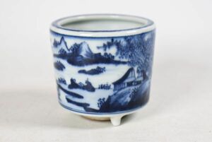 時代物 青花磁 染付 陶磁器 磁器 三つ足香炉 物入 人物山水　香道具