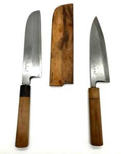 【え沖】 ☆ 東源重紀 出刃包丁 21.5cm 21cm 一つ鞘付き 包丁 刃物 銘入り キッチン用品 和包丁 MDZ01MNB96