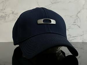 【未使用品】47F★OAKLEY オークリー キャップ 帽子 CAP 上品で高級感のあるネイビーの伸縮素材にメタル製ロゴ♪《伸縮前60㎝～63㎝位迄》