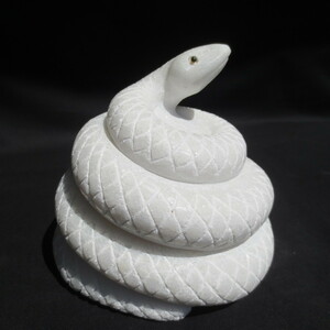 白蛇 白へび ヘビ White snake（大）天然大理石 手作り品 蛇 巳年 干支 十二支 White snake 金運アップ 全国送料無料