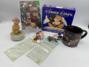 【送料無料】DISNEY ディズニー おまとめ　90sチケットホルダー　2000年カレンダー　09年マグ　オルゴール