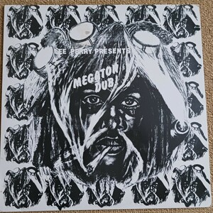 LEE PERRY PRESENTS『MEGATON DUB』輸入盤LPレコード / リー・ペリー / SEVEN LEAVES RECORDS / SLLP2