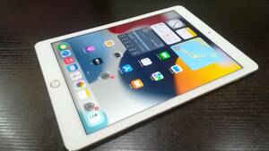【動作品♪】au iPad Air 2 Wi-Fi＋Cellular 16GB A1567(MH1C2J/A)判定〇/ゴールド