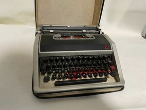 展示品★Olivetti★オリベッティ★lettera DL★タイプライター★スペイン製★完動品★動作確認済み★