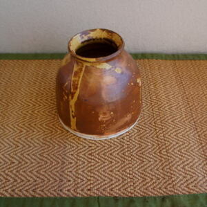 【新生活用品】100円均一茶色花瓶　花器、花瓶