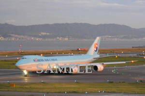 D【航空機写真】Ｌ版４枚　大韓航空　B747-8　貨物機　関西空港