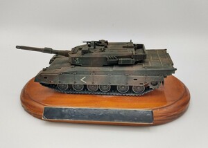 ミニチュア　90式戦車　陸上自衛隊　第71戦車連隊第4戦車中隊　在隊記念　台座のサイズは約15㎝です