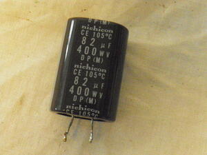 電解コンデンサ 　４００V 　８２μF 　 他にもコンデンサーを出品しています。