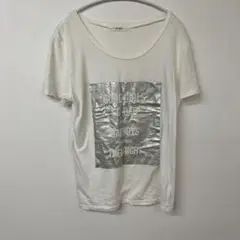 【F】トップス　Tシャツ　ホワイト　シルバー　プリントTシャツ　ティーシャツ