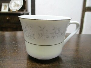 日本製 プラチナローズ コーヒーカップ ディスプレイ イギリス 英国 里帰り品 キッチン雑貨 tableware 1562f