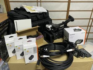 SONY HXR-NX5R Full HDビデオカメラ【通電42x10h/屋内三脚のみ使用/ソニー/NXCAMカムコーダー/20年製/付属品多数/業務用/放送用】