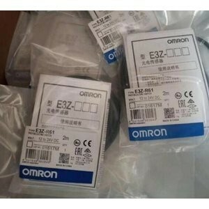 新品　OMRON/オムロン E3Z-R61　 アンプ内蔵形光電センサ　10個セット1406