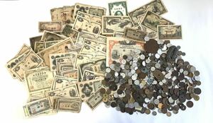 #9263おまとめ 古銭 雑銭 旧紙幣 大量　約2KG 銀貨 銅貨 アルミ 海外古銭 日本古銭　外国硬貨　コイン　おまとめ　2キロ