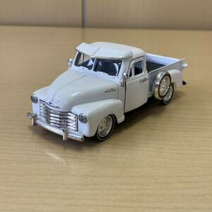 【TS0421（180）】 ミニカー JADA TOYS CHEVROLET シボレー 1953 白 ホワイト ドア開閉 汚れあり キズあり コレクション