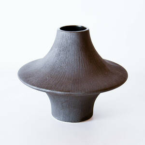 Chomcharm モダン フラワーベース 花瓶 花器 陶器 オブジェ ディスプレイ A
