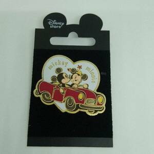 ♪ ディズニーストア ジャパン ピンバッジ Fun Ride シリーズ ミッキー & ミニー レッドカー 2002年 新品 未使用 ピン Mickey & Minnie