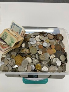 1円スタート 海外古銭 雑銭 おまとめ3.7キロ 紙幣 硬貨 外貨 外国銭 中国 香港 アメリカ など 海外