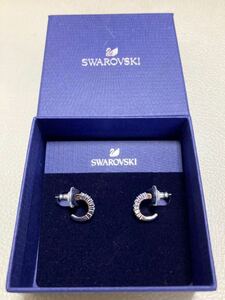 送料無料　新品　未使用　SWAROVSKI スワロフスキー　フープ　ピアス　ブルー　箱あり　韓国ドラマ