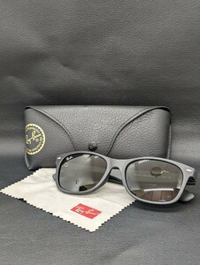 美品【Ray Ban RB2132-F 622 55□18 3N NEW WAYFARER サングラス】レイバン ウェイファーラー ブラック 黒系 ブランド アクセサリー 付属品