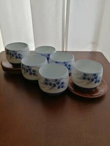 湯呑み　＆　茶托　各６客