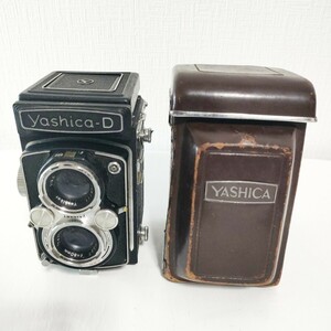 ★Yashica -D ヤシカ 二眼レフカメラ　1：35 f＝80m m 昭和レトロ　カメラ　写真機 カバー付き