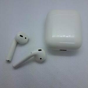 Apple アップル　AirPods　第一世代　A1523/A1722　シリコンケースカバー付き