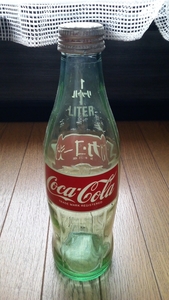 コカ・コーラ 空瓶　空ビン　1リットル 昭和レトロ ヴィンテージ　インテリア　飾り　置物