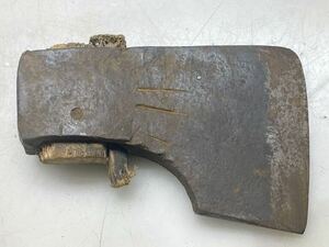 64061 斧 オノ 斧の刃　重さ約1.30kg アウトドア キャンプ 薪割り 大工道具 中古