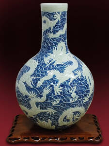 中国歴代陶磁器名品 CT-33 青花海波文巨龍大壺　大清乾隆年製（1736～1796年）景徳鎮窯 高58×径34cm